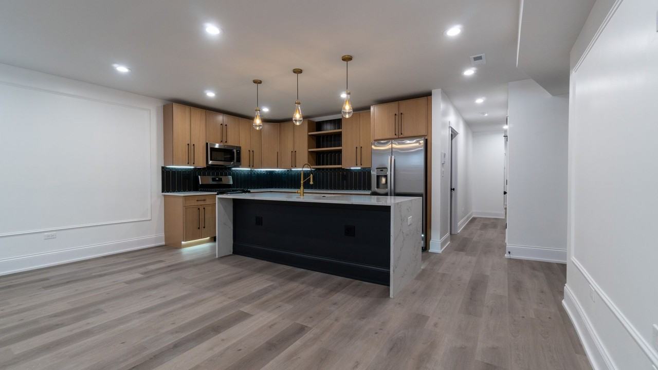 4745 4745 N Beacon  - 4747 N Beacon St. - Garden North - Photo 2 of 47