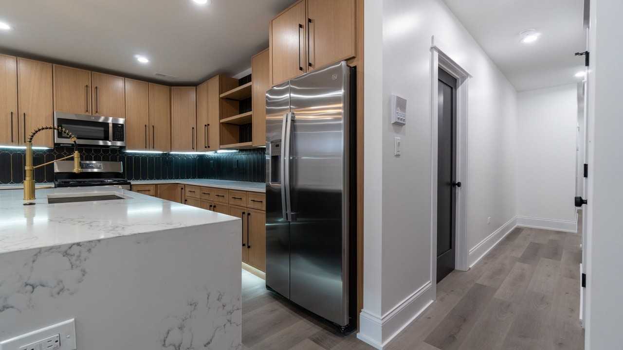 4745 4745 N Beacon  - 4747 N Beacon St. - Garden North - Photo 7 of 47