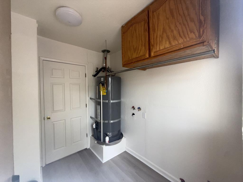 2218 W F St - Photo 6 of 18