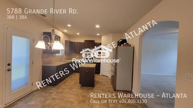 5788 Grande River Rd - Photo 4 of 19