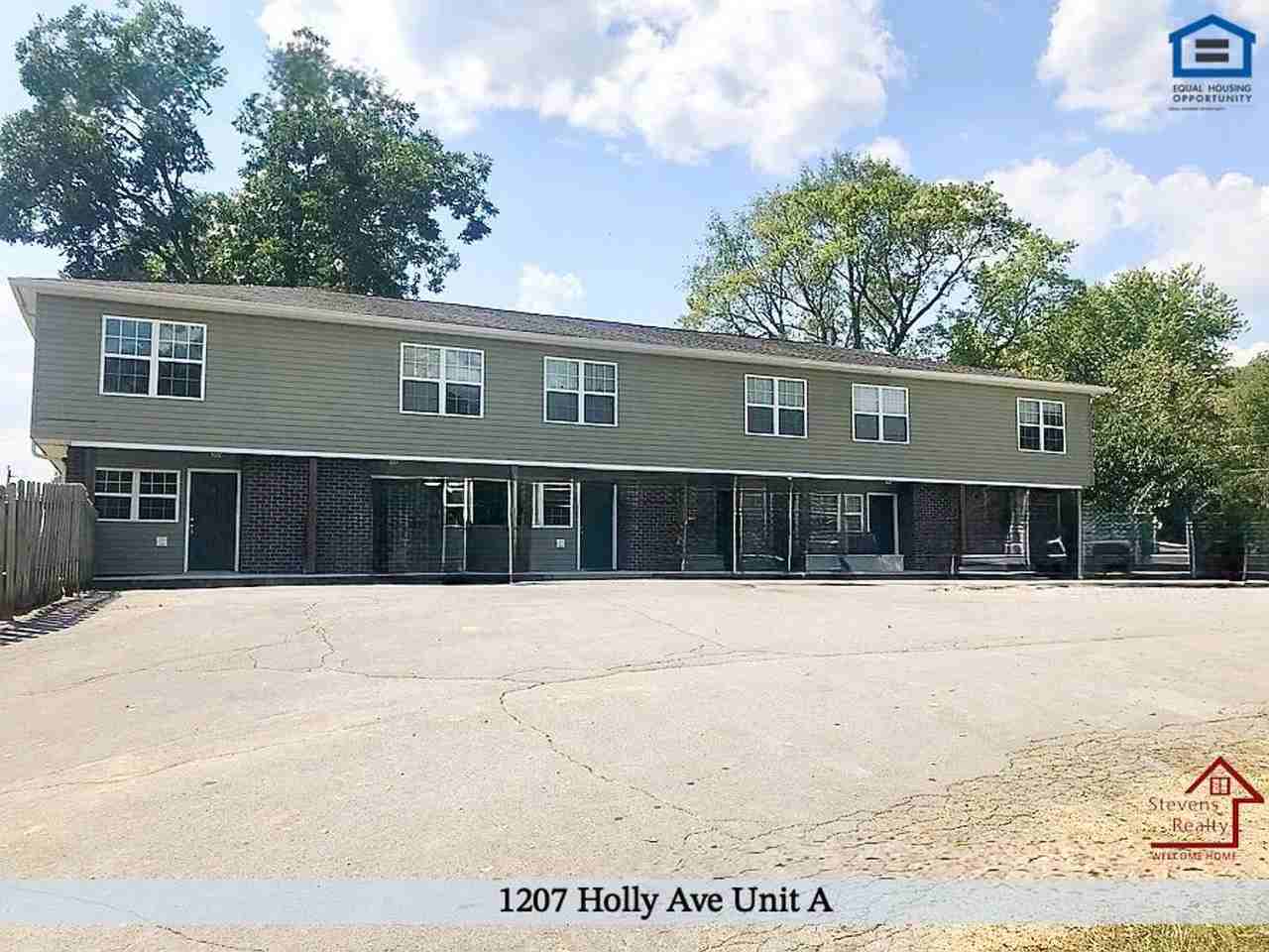 1207 Holly Ave #A - Photo 4 of 47