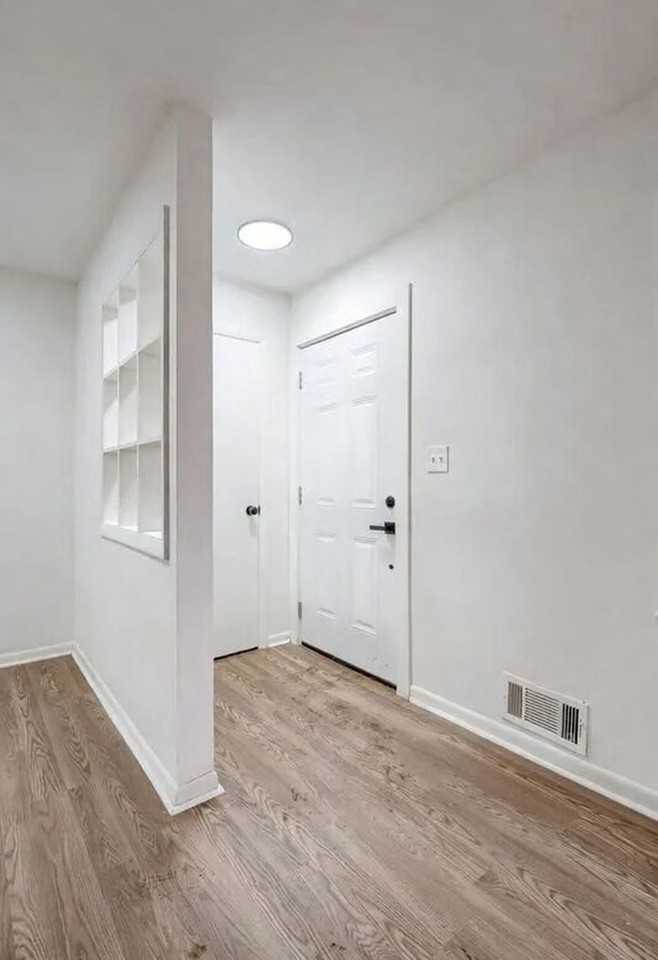 11409 E 31st St S - Photo 2 of 18