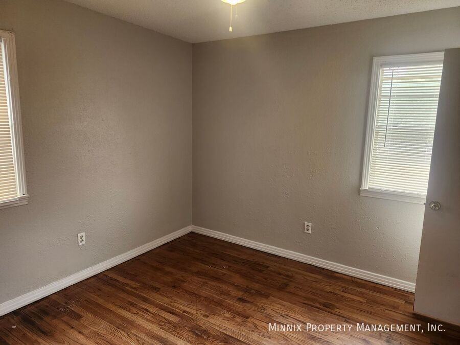 6122 Avenue P - Photo 5 of 7