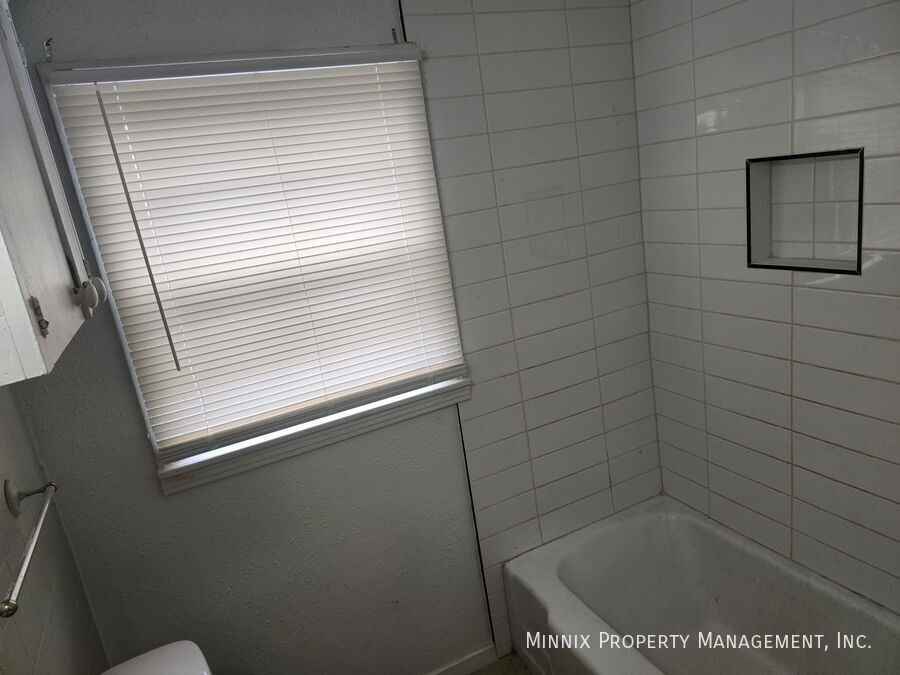 6122 Avenue P - Photo 7 of 7