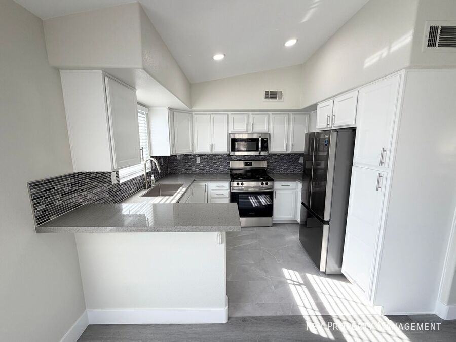 520 Arrowhead Trl #924 - Photo 4 of 19