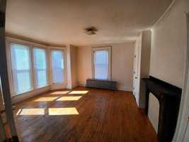 featured image of 427 Essex St #1