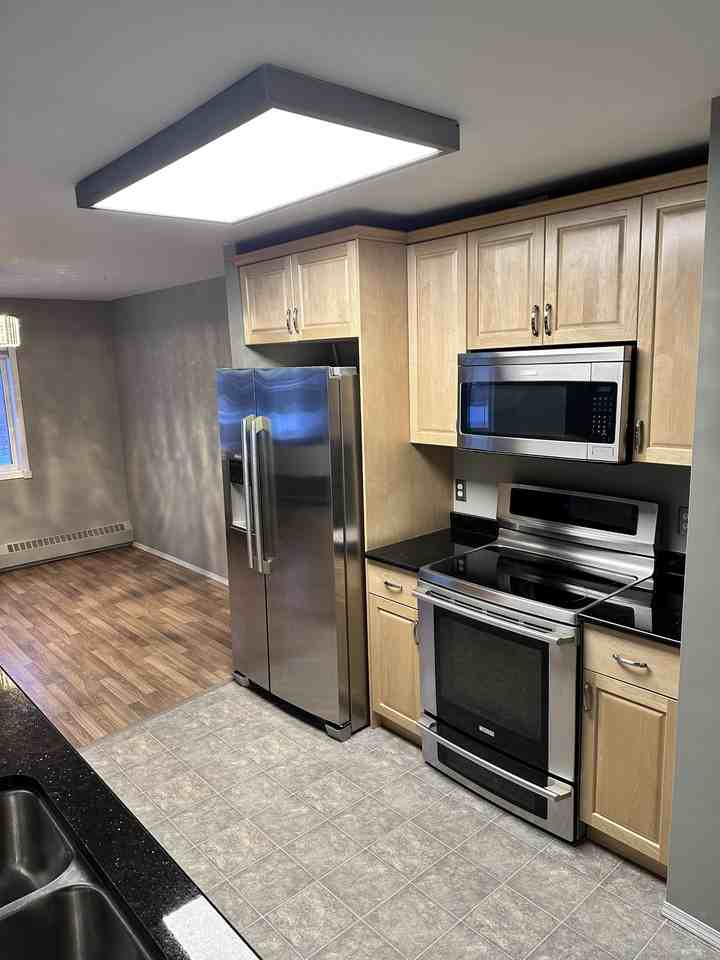 10331 - 10331 106 Street - 1 #1 - Photo 4 of 23