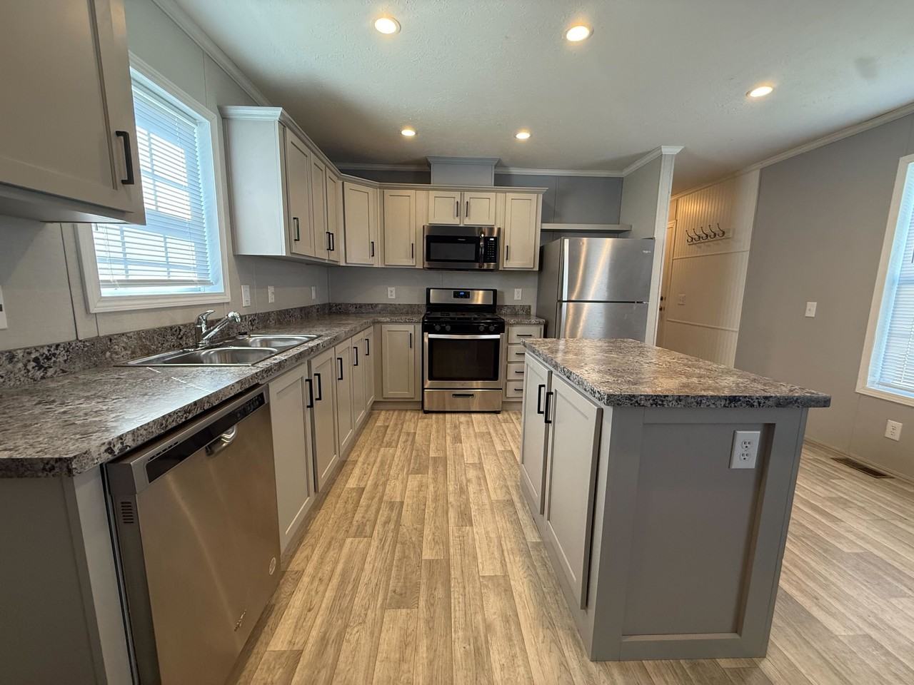 12211 Saint Michel Ave #258 - Photo 4 of 25