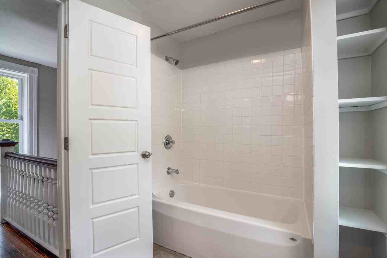 148 Warwick St - Photo 2 of 16