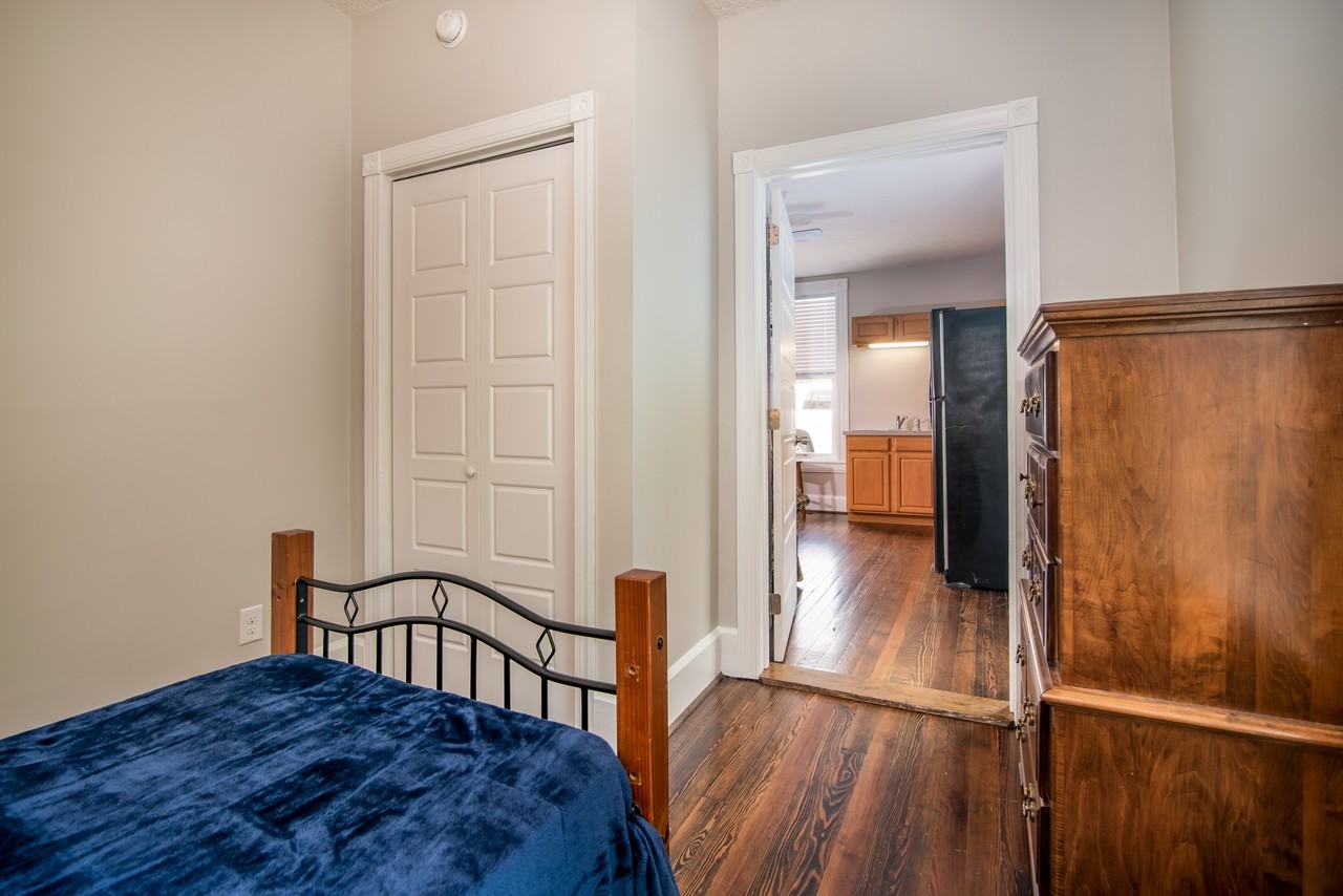 148 Warwick St - Photo 7 of 16
