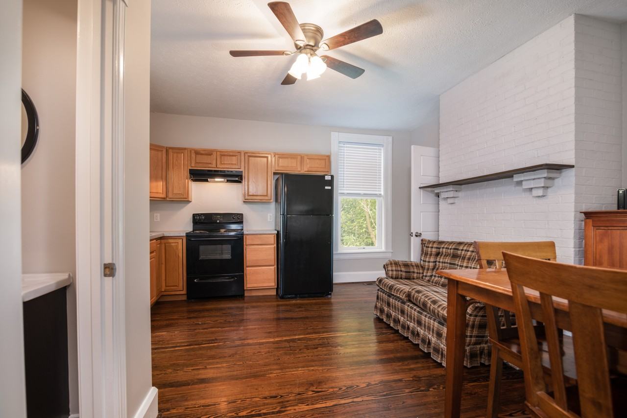 148 Warwick St - Photo 3 of 16