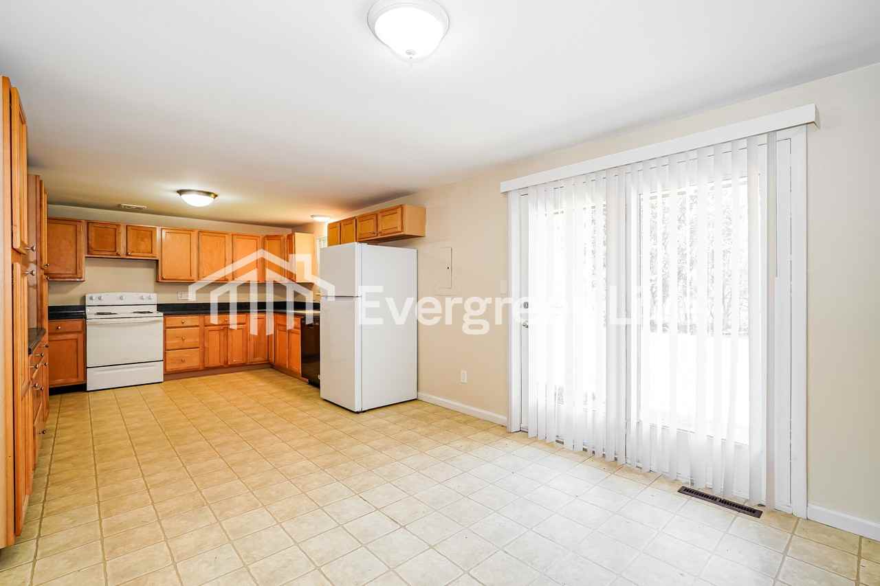 6868 Gilette Dr - Photo 5 of 15