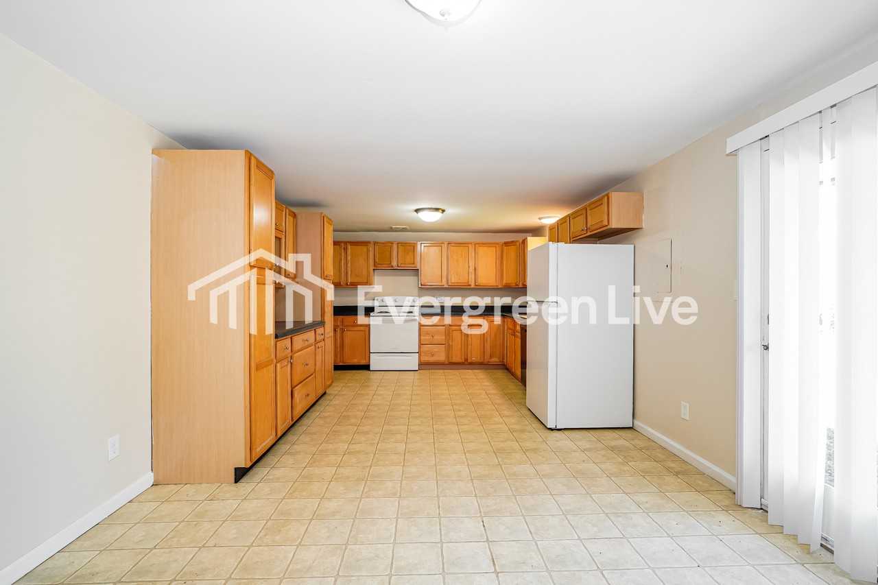 6868 Gilette Dr - Photo 7 of 15