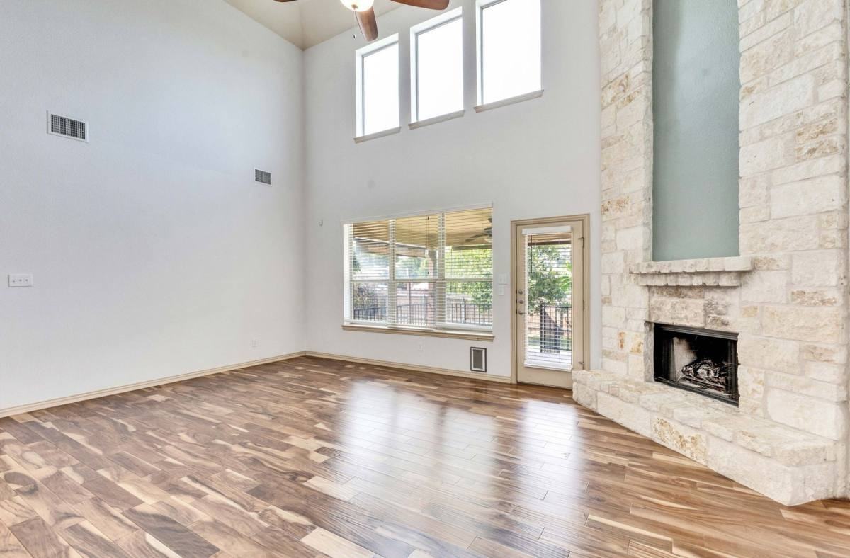 2300 Dovetail St - Photo 3 of 8