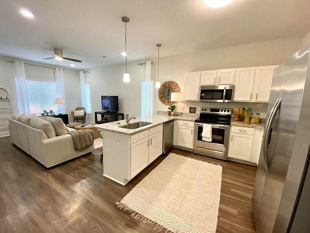 Cambridge Creek Court - Photo 2 of 5