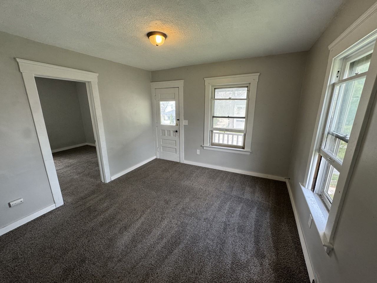 842 Wayside Rd #UP - Photo 5 of 7