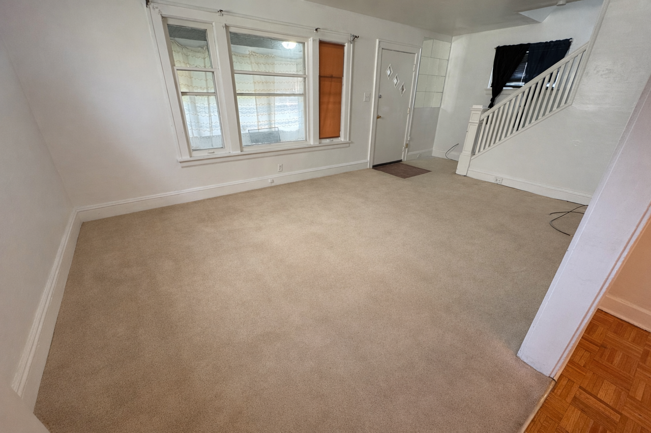 13517 Rugby Rd - Photo 4 of 12