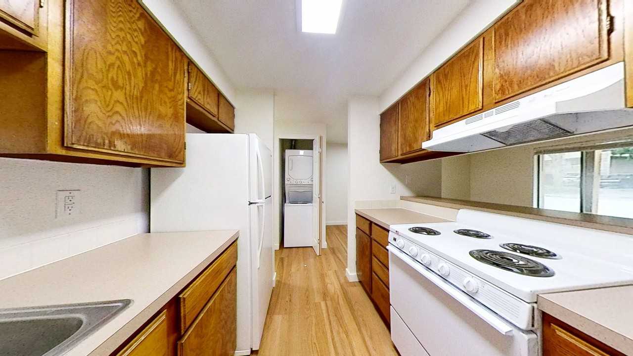Maplewood West Apartments - Photo 4 of 30