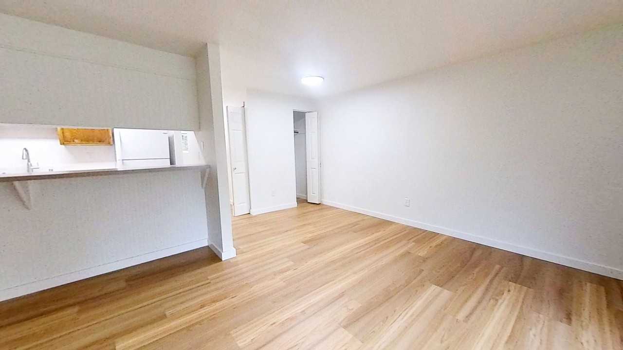 Maplewood West Apartments - Photo 6 of 30