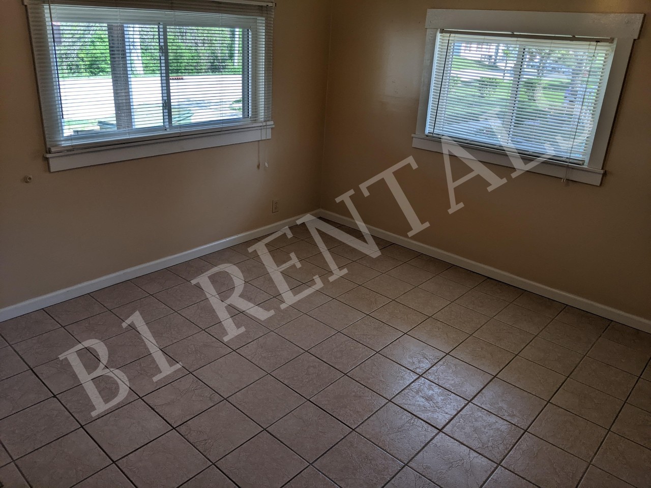 105 Greensburg St #2 - Photo 5 of 9