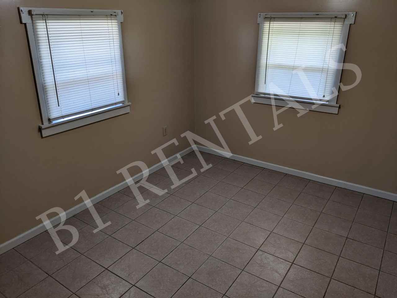 105 Greensburg St #2 - Photo 4 of 9