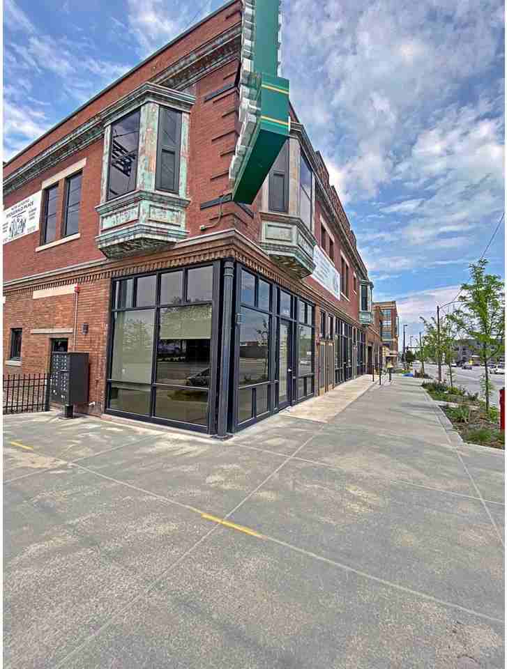 1626 Cuming St - Photo 4 of 39