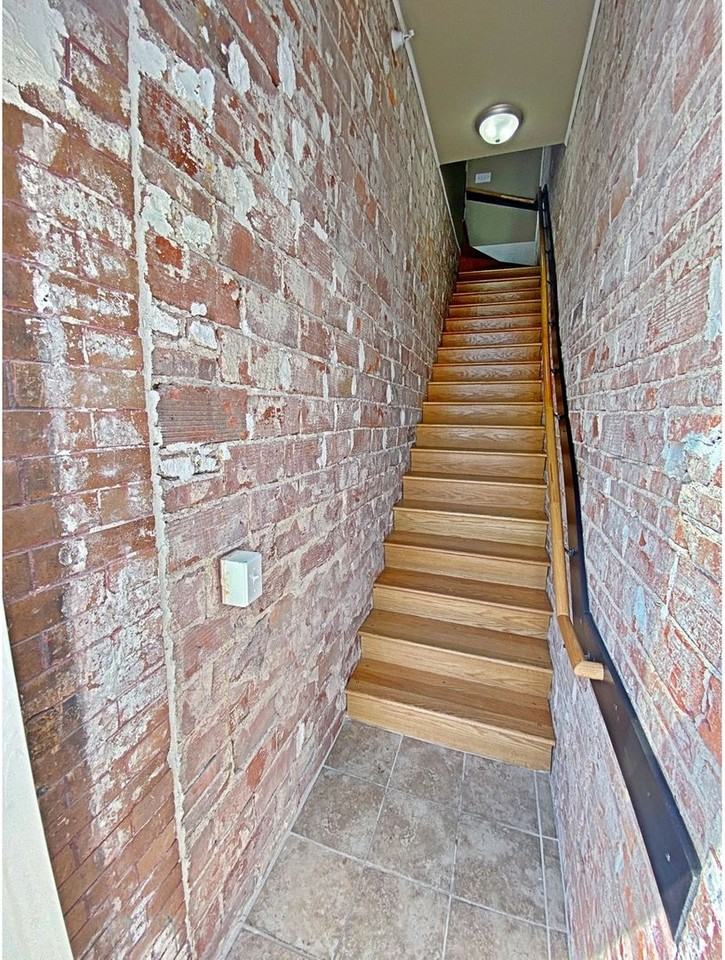 1626 Cuming St - Photo 6 of 39