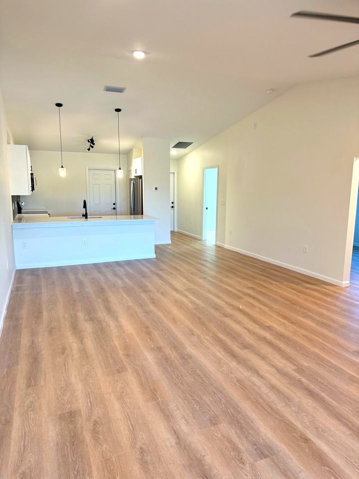 11138 Pendleton Ave #11136 - Photo 7 of 18