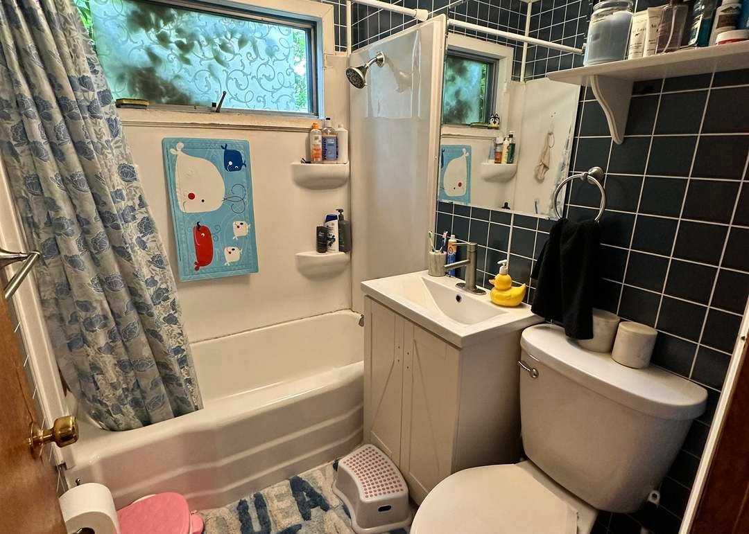 2819 Gladstone Ave - Photo 6 of 12