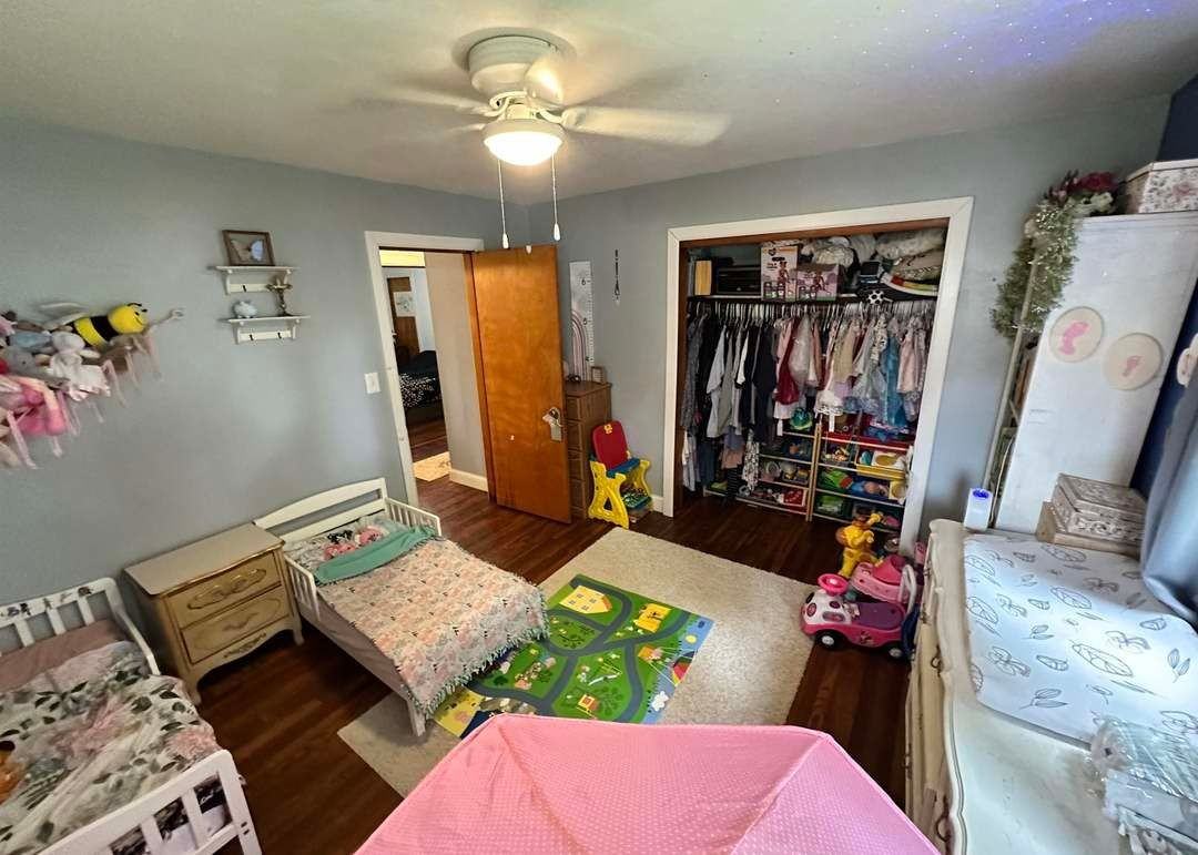 2819 Gladstone Ave - Photo 7 of 12