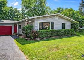 featured image of 349 S Slusser St