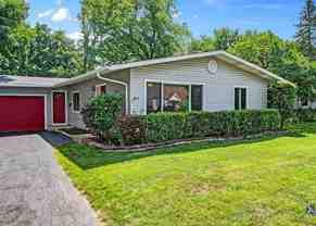 349 S Slusser St - Photo 1 of 1