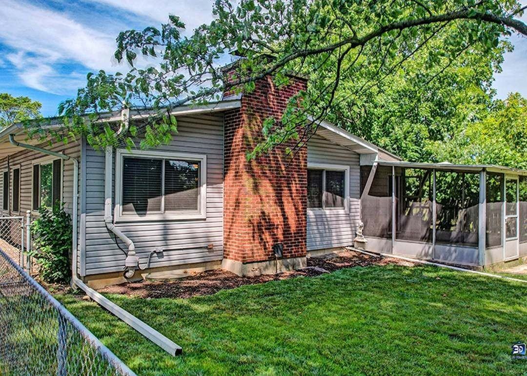 349 S Slusser St - Photo 2 of 21