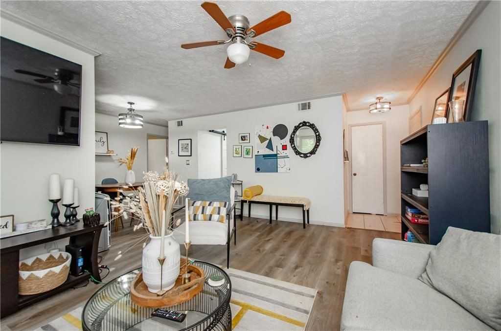 5157 Roswell Rd ##2 - Photo 6 of 24