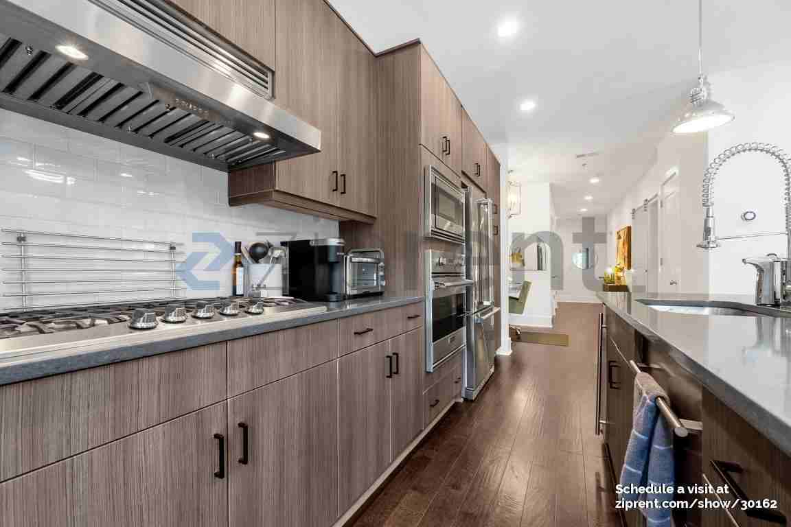 303 Canton Way - Photo 2 of 25