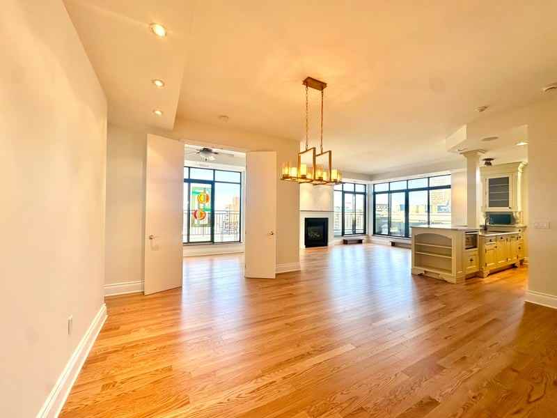 260 Besserer St - Photo 2 of 14