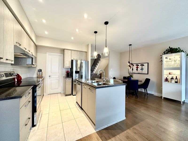 527 Markdale Terrace - Photo 4 of 14