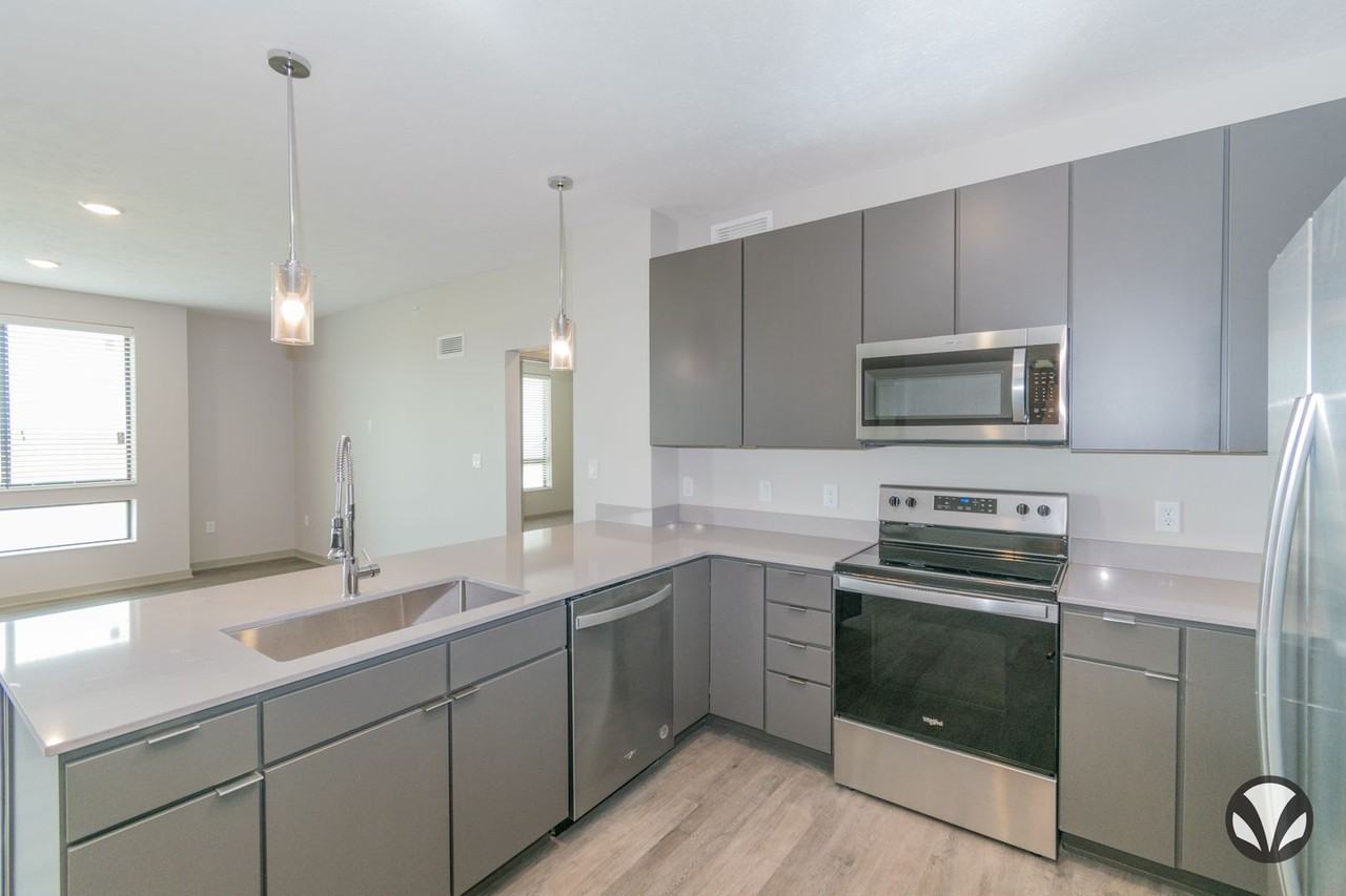 Chateau at Yankee Hill - Photo 7 of 50