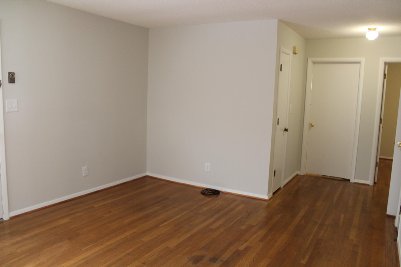 1401 S Roan St #2 - Photo 4 of 12