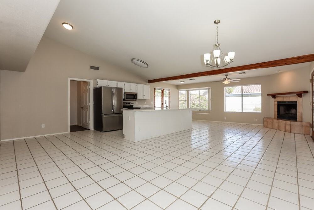1922 E Cortez Dr - Photo 5 of 19