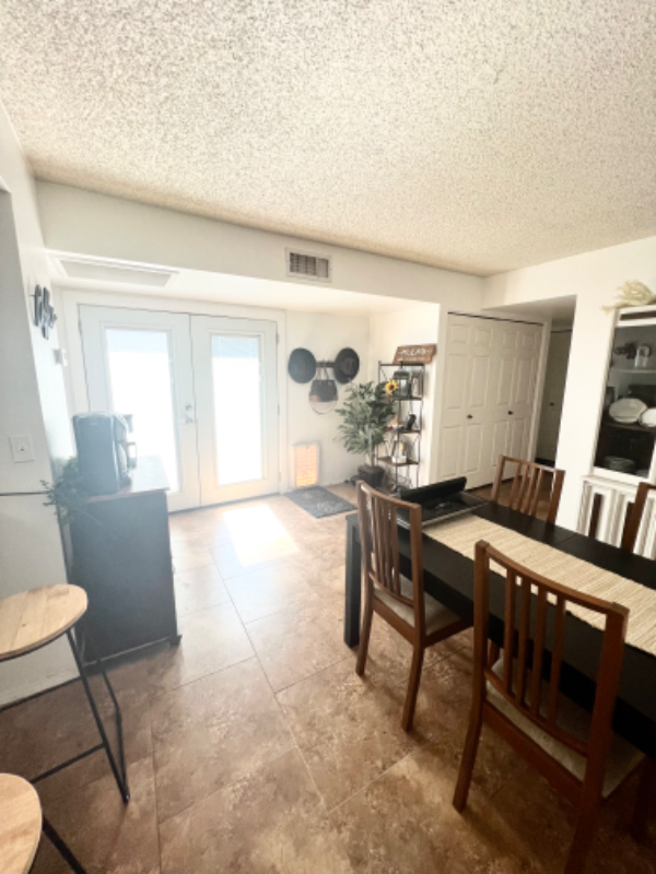 5840 W Winchcomb Dr - Photo 4 of 6