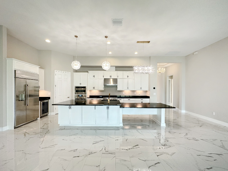 10530 Meadowrun Dr - Photo 4 of 20