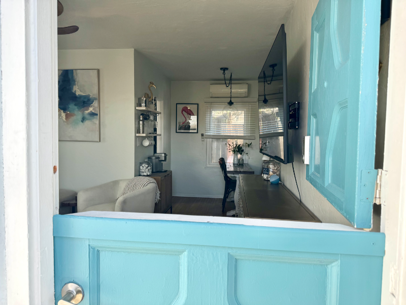 1828 Guy St - Photo 6 of 42