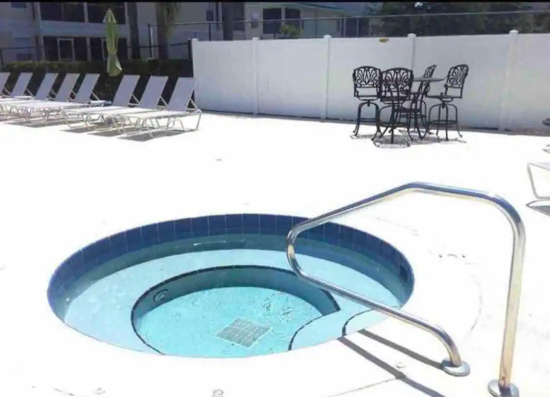 8824 Coral Palms Ct #B - Photo 2 of 15