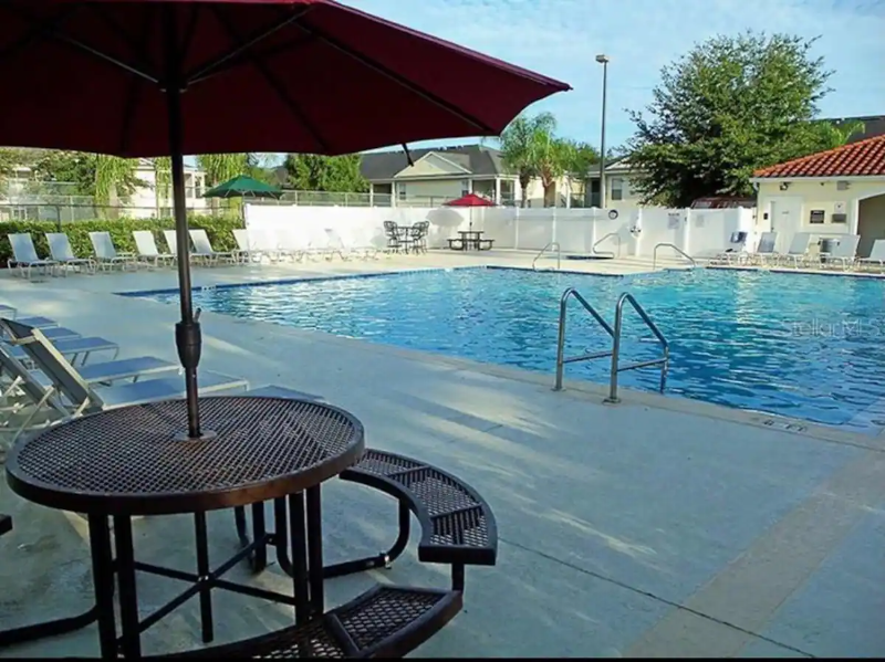 8824 Coral Palms Ct #B - Photo 3 of 15