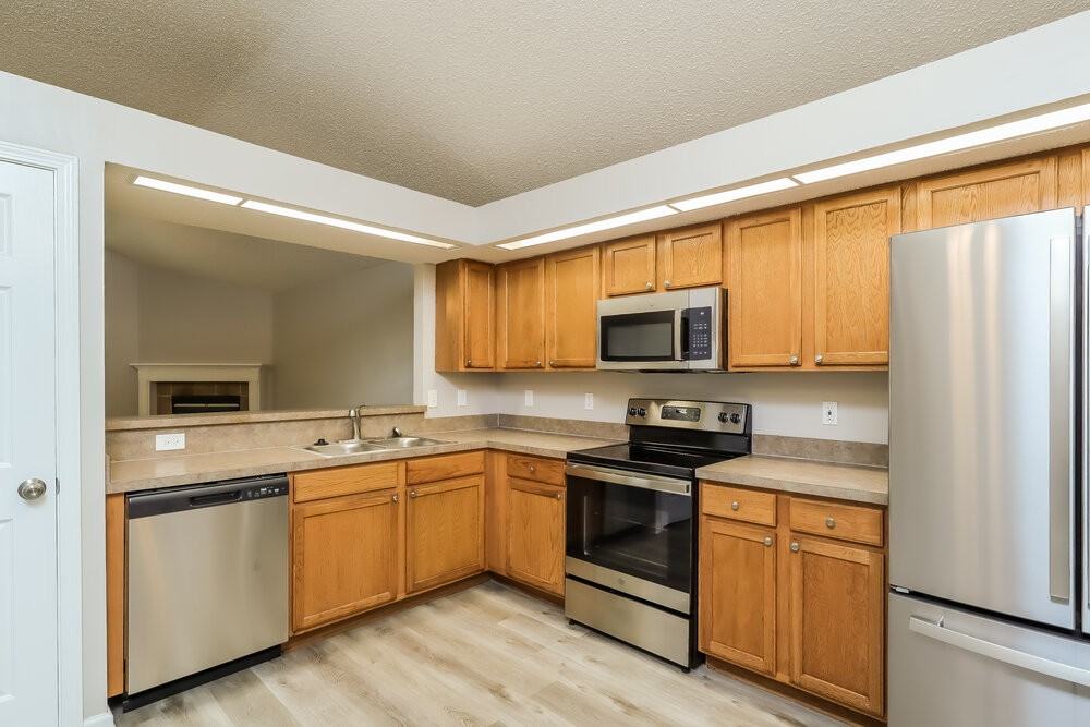 2978 Centerwood Dr - Photo 6 of 16