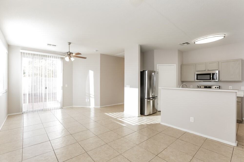 1115 E Grove St - Photo 3 of 19
