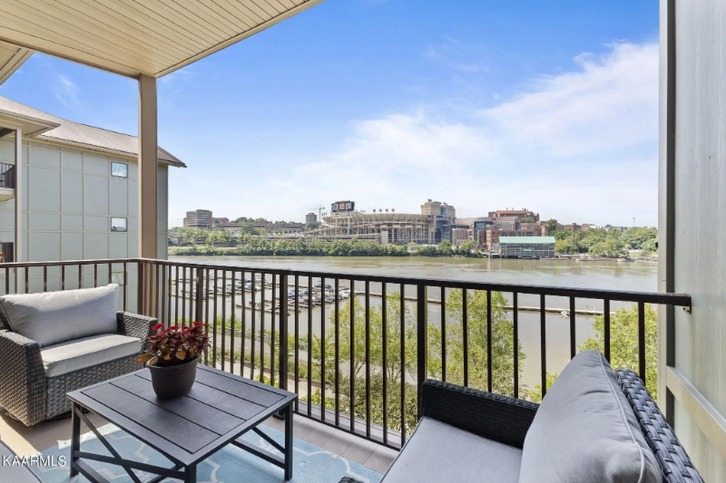 445 W Blount Ave #415