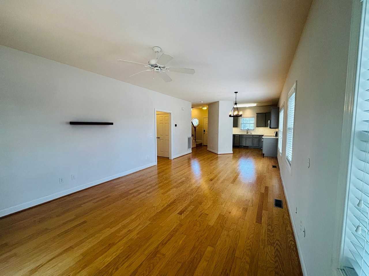 200 Meadow Dr - Photo 5 of 21