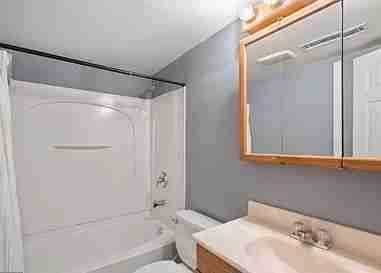 6230 Oaklawn Ln - Photo 5 of 10